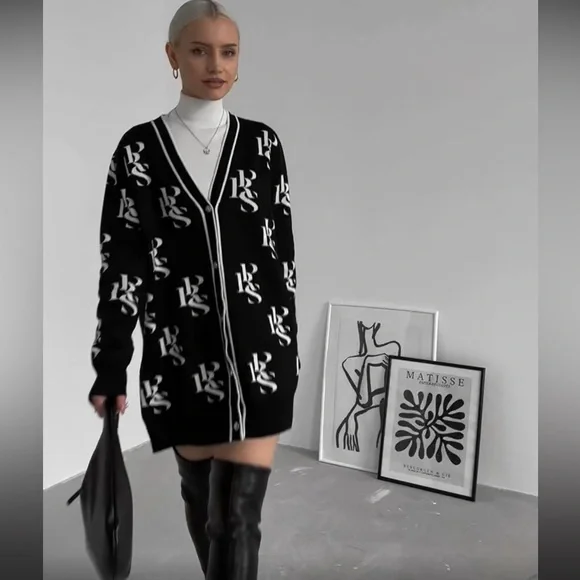 St. John Collection Santana Knit
Jacket in Vanilla/Black - Picture 11 of 11